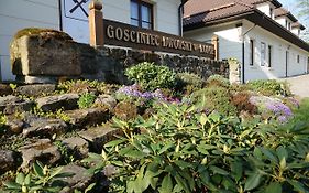 Gościniec Dworski w Ropie - Pokoje gościnne